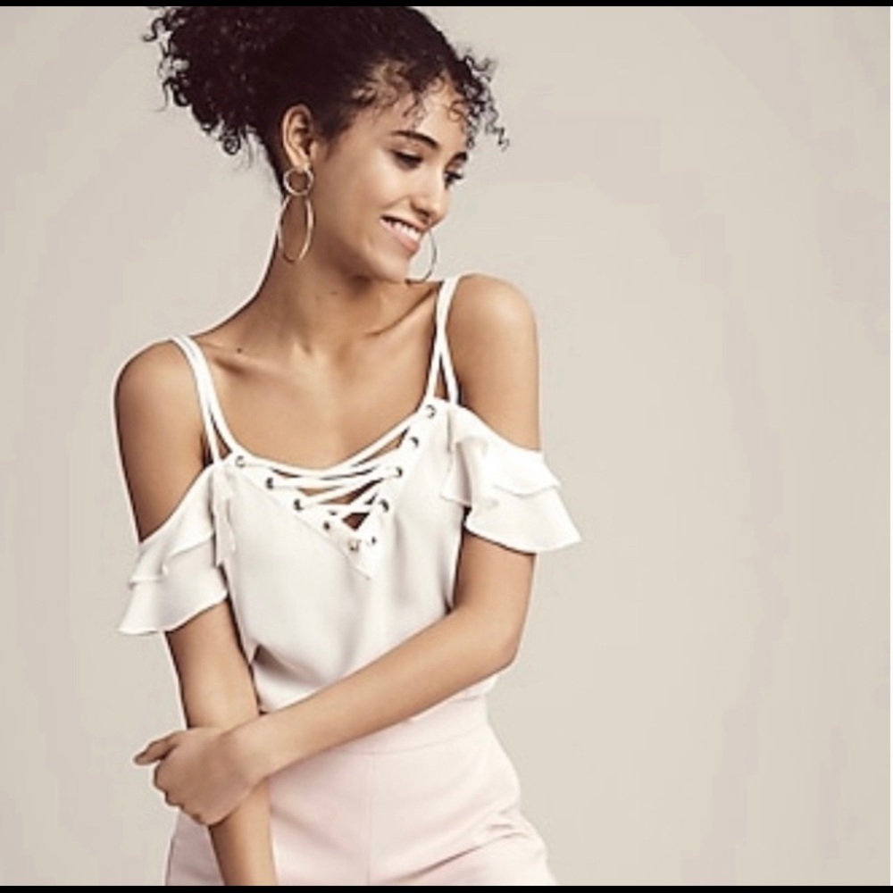EXPRESS LACE UP RUFFLE CAMI Ivory M